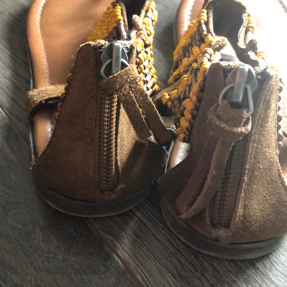 ⭐️SALE⭐️EUC Minnetonka Beaded/Suede Sandals sz 7 - Picture 2 of 4
